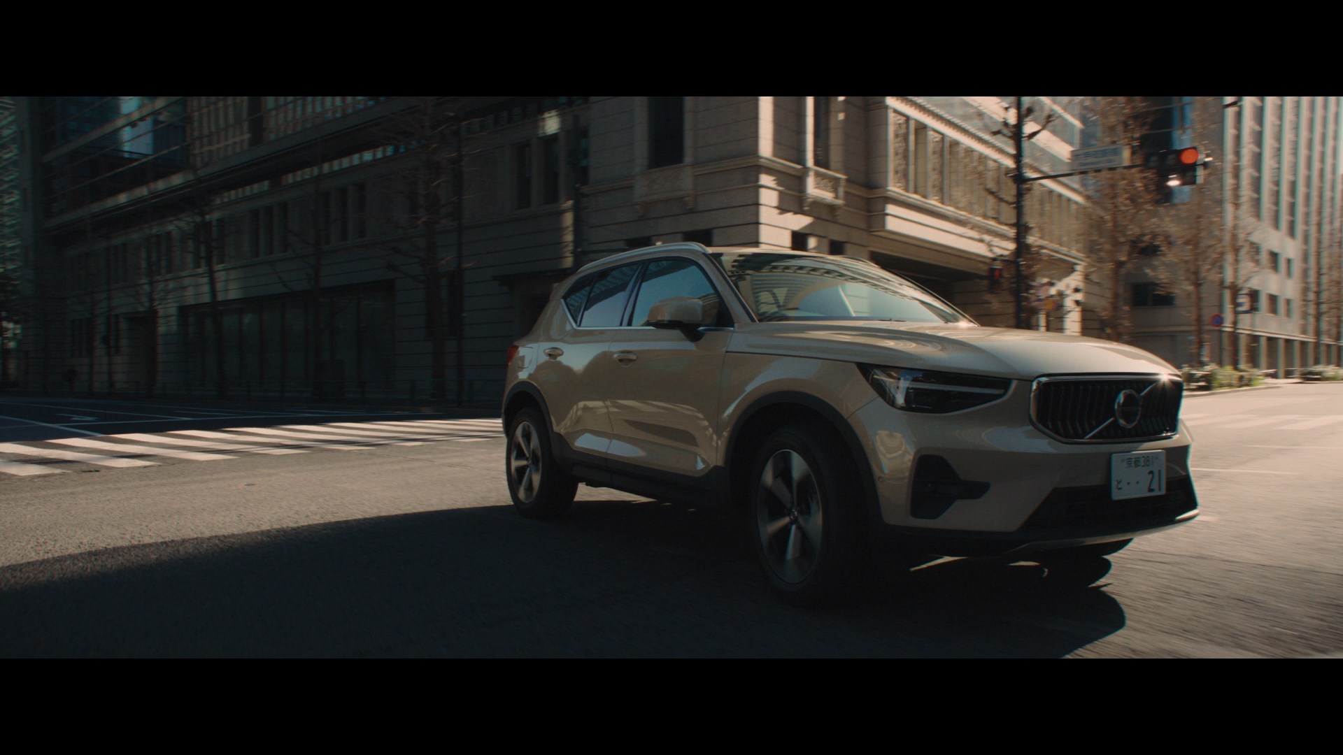 ボルボ・カー・ジャパン　VOLVO XC40　安心を選ぶ篇